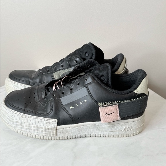 Nike Shoes - 🔥Nike Air Black and White Sneakers🔥